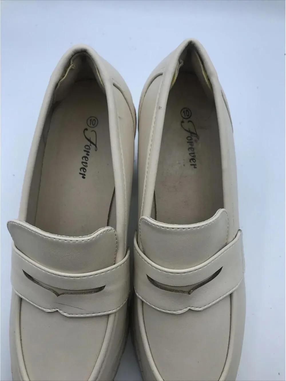 Forever Penny Loafers Women Size 10 Beige Rounded Toe Slip On Chunky Heel